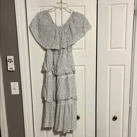 Elegant White Polka Dot Dress - Picture 1 of 1